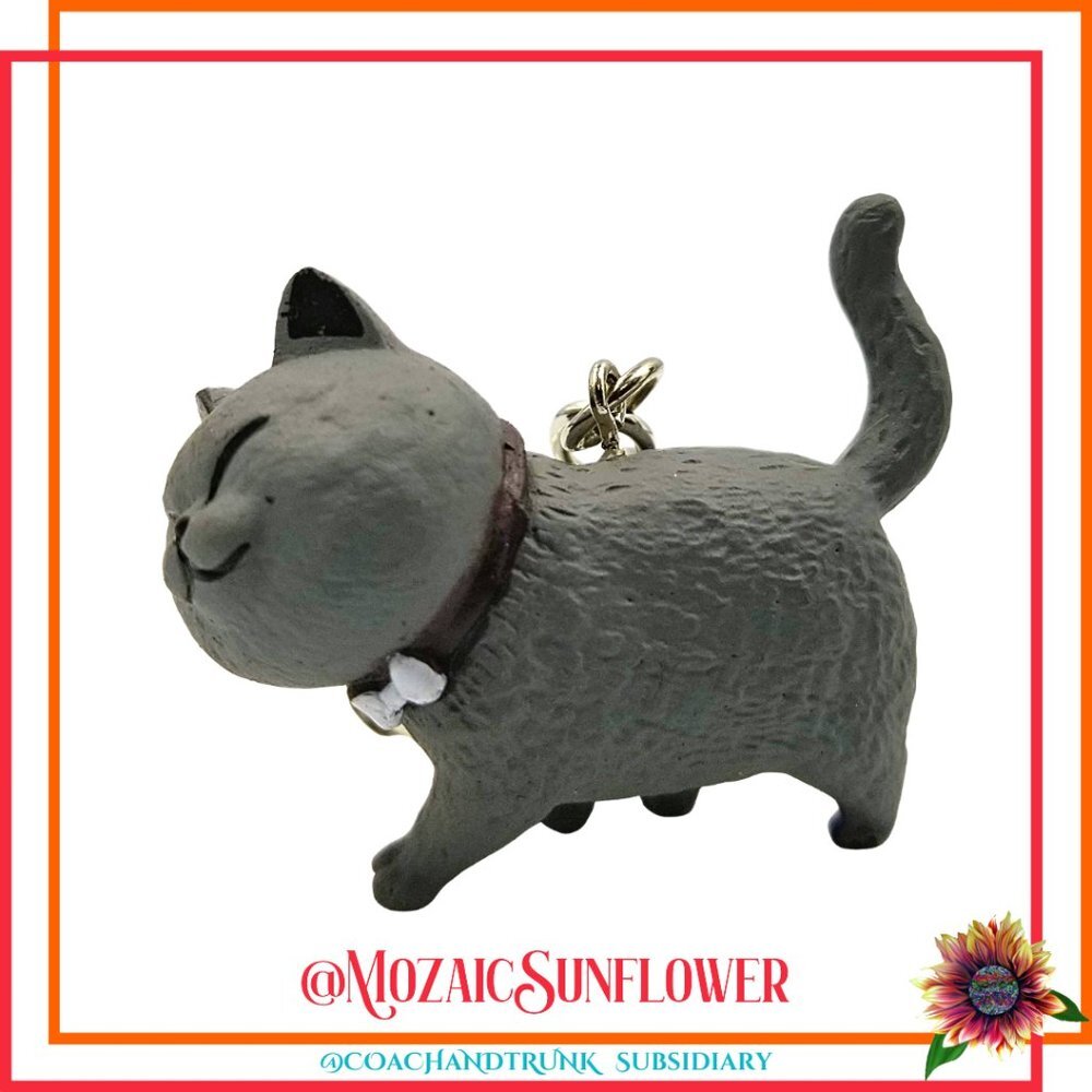 Cat Keychain Clip 3 Dimensional Articulating Head Turns 180 Degrees